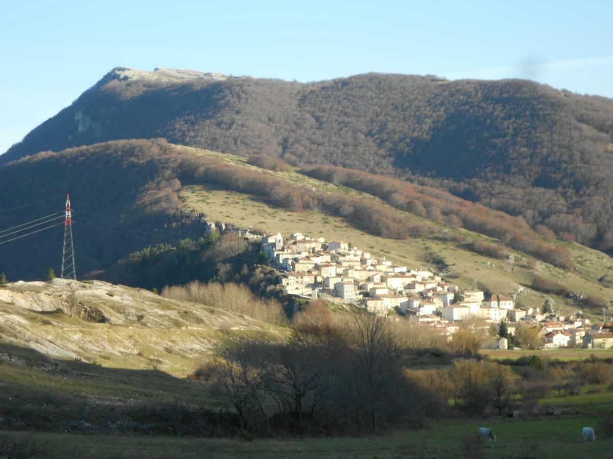 Appartamento Roccione Ovindoli Eksteriør bilde